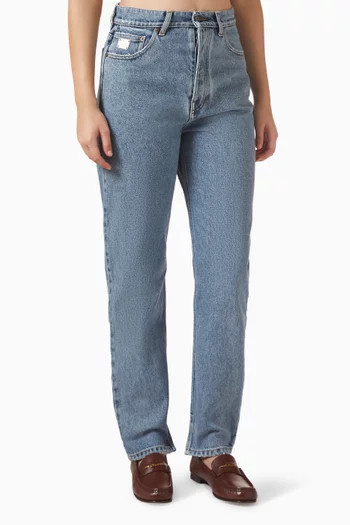 بنطال جينز بقصة ساق تضيق باتجاه الأسفل دينم