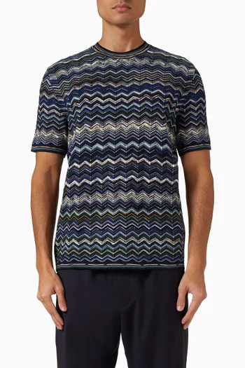 تي شيرت بنقشة خطوط شيفرون قطن