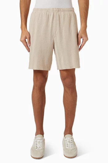 شورت بارز الملمس بنقشة خطوط متعرجة