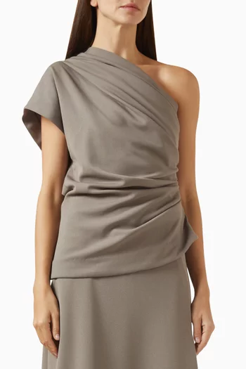 بلوزة بكتف مكشوف