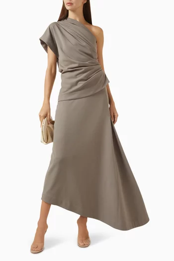 تنورة متوسطة الطول بحافة غير متماثلة