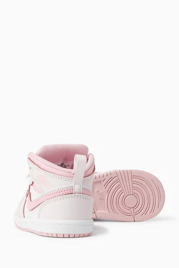 سنيكرز جوردان 1 على الكاحل