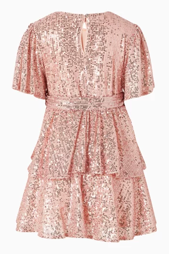 فستان بقصة واسعة وحزام قماش لامع