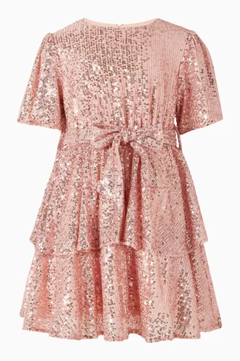 فستان بقصة واسعة وحزام قماش لامع