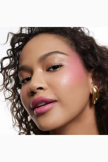 قلم أحمر خدود بحجم مناسب للسفر درجة 025 بينك اكسبرس مجموعة لموسم الأعياد 2025، 6.5 غرام