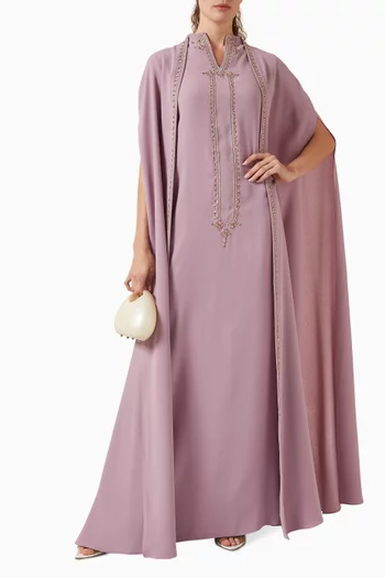 كاب مزين بتطريزات بالخرز