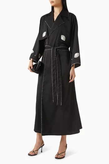 عباية بحزام وياقة مدببة