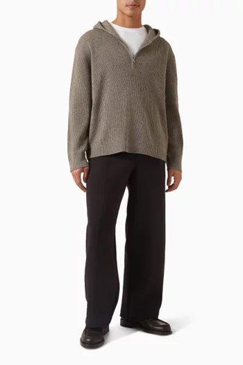 كنزة منسوجة من صوف مارينو بغطاء رأس وسحّاب