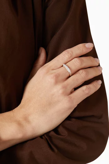 خاتم بيراميد مرصع بالماس ذهب أبيض عيار 18