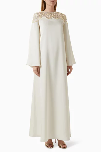 قفطان مزين بتطريزات أسفل الرقبة