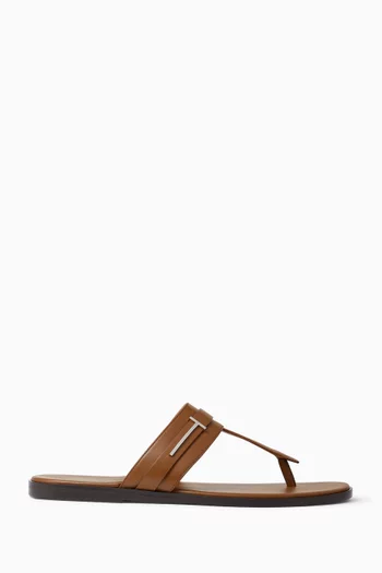 حذاء مفتوح بحلية حرف T جلد ناعم