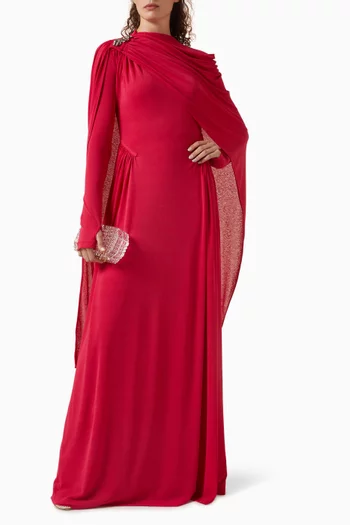 فستان طويل بكاب وتطريزات