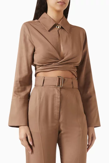 بلوزة قصيرة بتصميم ملفوف