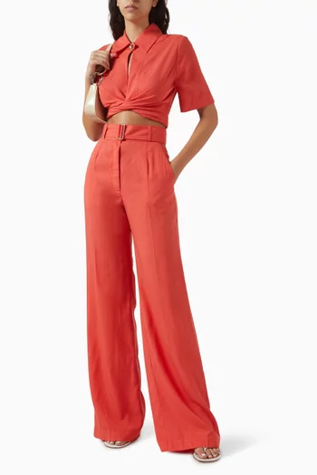 بلوزة قصيرة بتصميم ملفوف