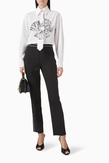 قميص بربطة عنق وطبعة بوبلين