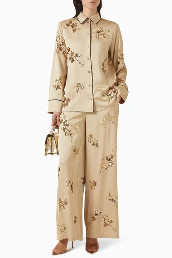 بلوزة مطرزة بالترتر