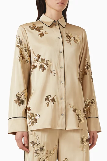 بلوزة مطرزة بالترتر