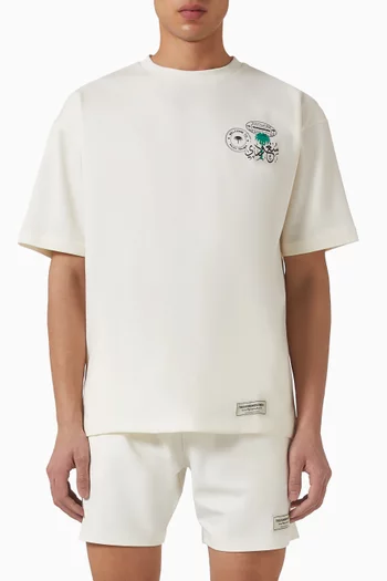 تي شيرت بطبعة Saudi Arabia وشعار الماركة قطن جيرسيه