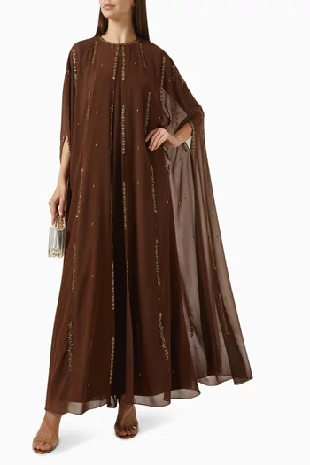 قفطان بكاب وتطريزات بالخرز