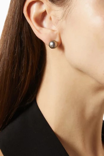 أقراط أكيلا مزينة بلؤلؤ كيشي ذهب عيار 18