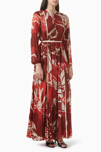 فستان طويل مزين بنقشة زهور