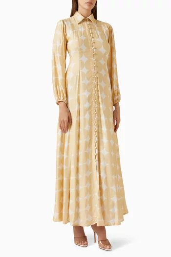 فستان طويل مزين بنقشة