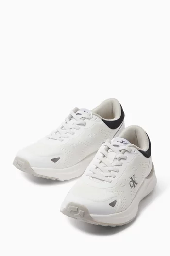 سنيكرز بشعار الماركة قماش شبكي