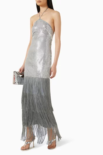 فستان سارا بشرّابات على الحافة