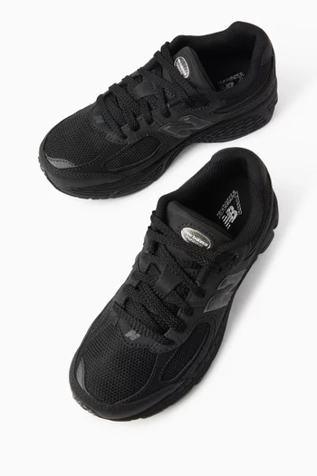 سنيكرز 2002 برباط