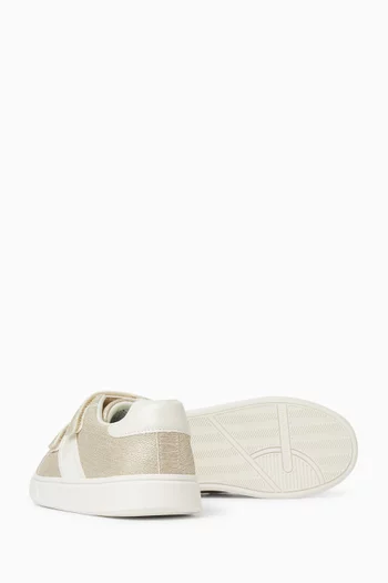 سنيكرز أسفل الكاحل مزين بشعار الماركة وشريط فيلكرو