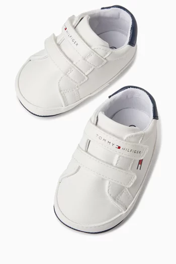 سنيكرز بشعار الماركة