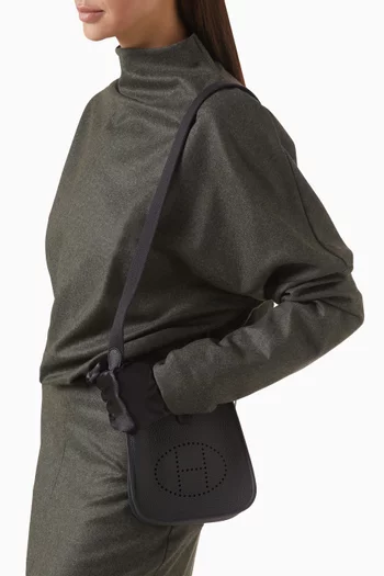 حقيبة إيفيلين ميني جلد ثور لين بملمس بارز