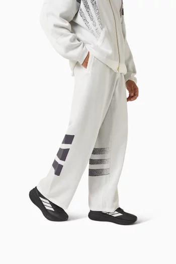 Ultraboost 5 Strung Sneakers