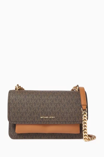 حقيبة كتف كلير كبيرة قنب بنقشة شعار الماركة