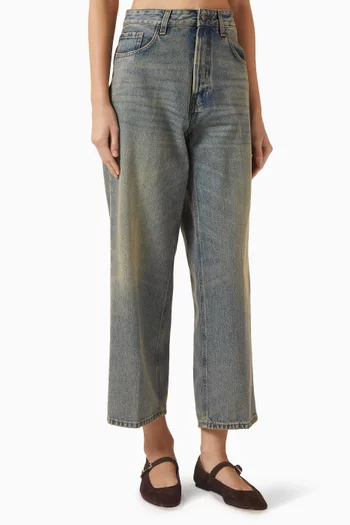 بنطال جينز بيتي بقصة قصيرة دينم