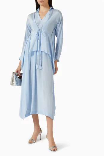 فستان بتصميم مقسم لأجزاء بدرابيه