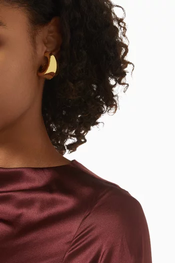 Curved Clip-on Earrings in 22kt Gold-plated Brass