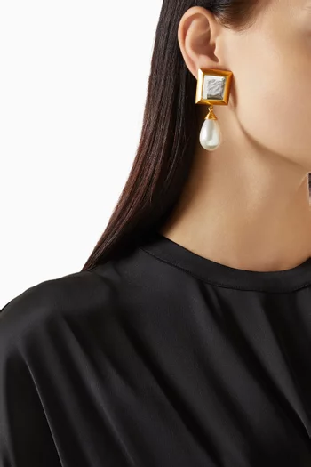 أقراط متدلية بمشبك مرصعة بالكريستال واللؤلؤ نحاس مطلي ذهب عيار 22‏