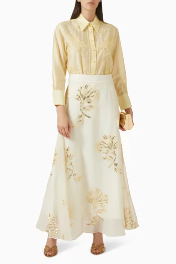 قميص مزين بتطريزات بأحجار الراين