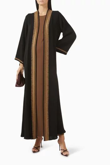 طقم عباية مطرزة