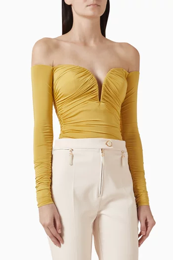 بودي سوت بدرابيه وأكتاف مكشوفة