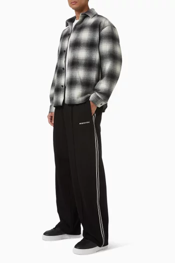 بنطال رياضي بقصة واسعة