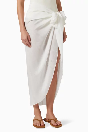 سارونغ كريمونا برباط في الأمام رايون فوال