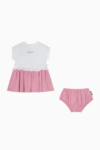 فستان بكشكش وشعار الماركة قطن