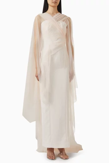 فستان سهرة بفتحة رقبة شكل قلب وطبقة من التول