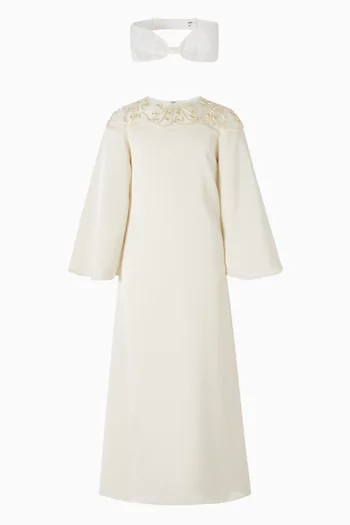 قفطان بتطريز لامع