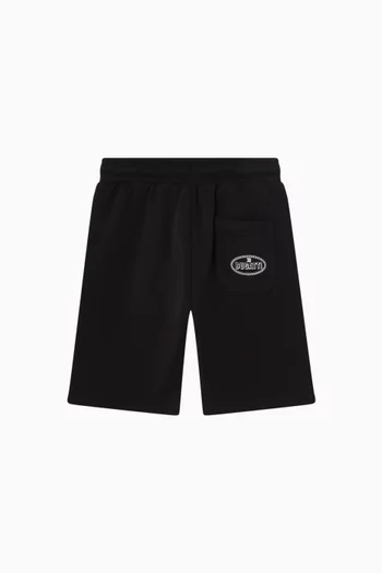 شورت رياضي مخطط بشعار الماركة