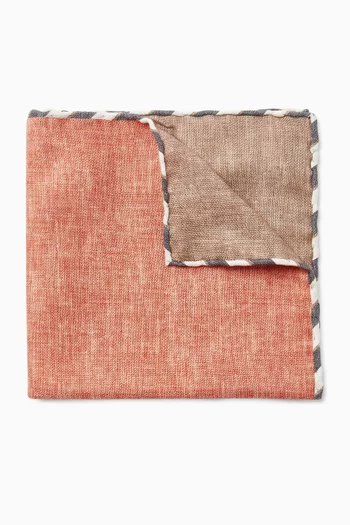 منديل جيب بحواف مخططة حرير