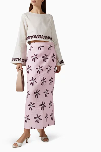 بلوزة كلافيل مطرزة