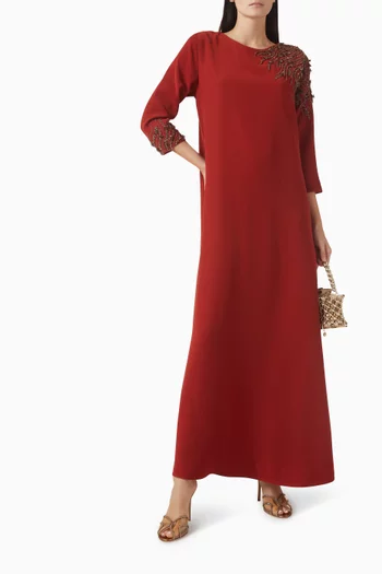 قفطان مزين بتطريزات